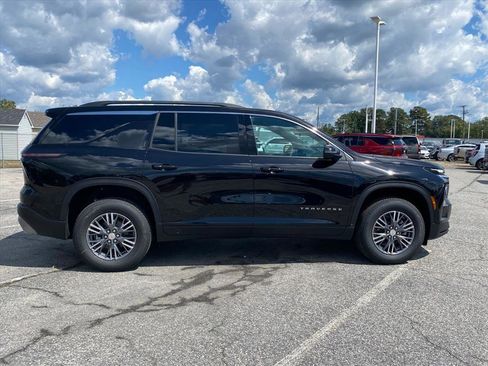 New 2026 Chevrolet Traverse LT w/ LPO, Floor Liner Package image 2
