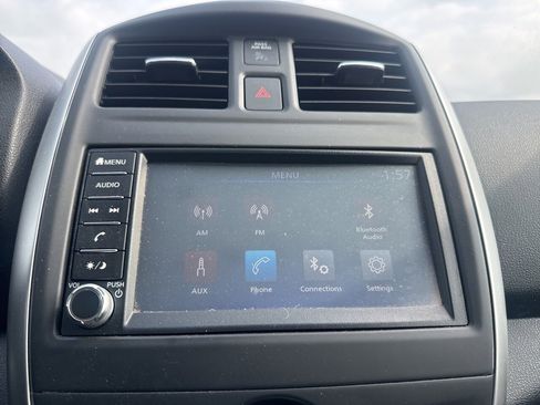 Used 2019 Nissan Versa SV image 39