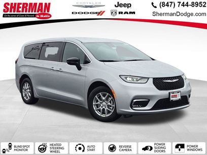 New 2026 Chrysler Pacifica Select