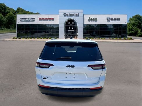 Used 2023 Jeep Grand Cherokee L Laredo AWD/4WD image 5