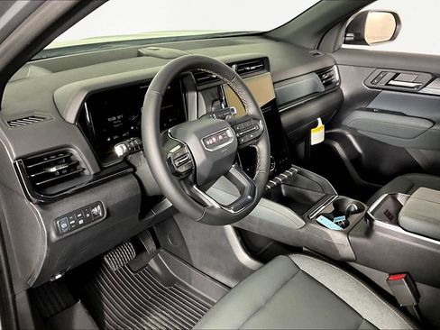 New 2026 GMC Terrain AT4 w/ Technology Package II AWD/4WD image 8