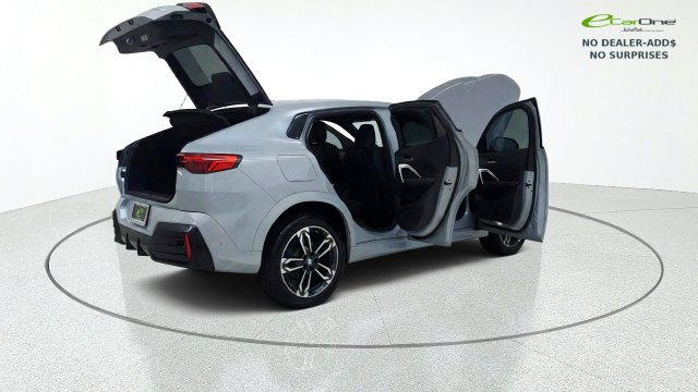 Used 2026 BMW X2 xDrive28i w/ Technology Package AWD/4WD image 19