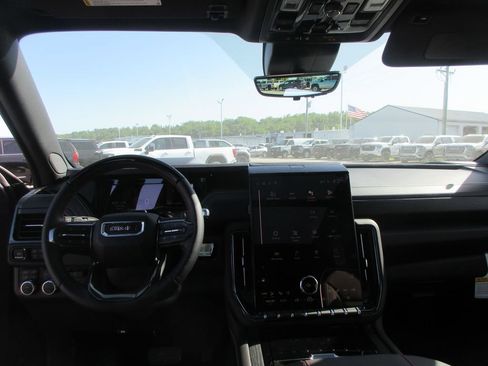 New 2026 GMC Yukon XL AT4 Ultimate AWD/4WD image 16