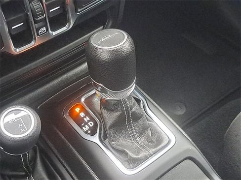 Used 2023 Jeep Gladiator Overland image 21