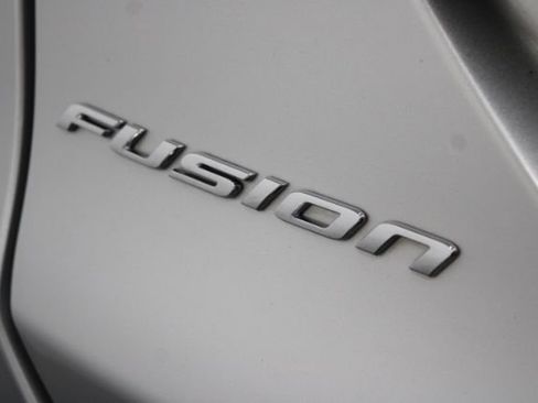 Used 2018 Ford Fusion SE FWD image 8