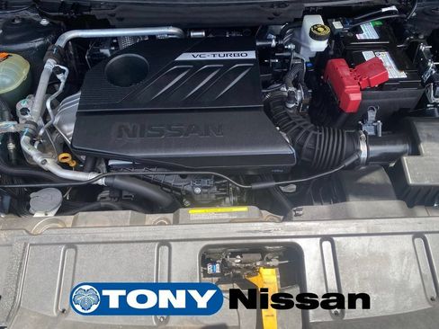 Used 2022 Nissan Rogue SV FWD image 9