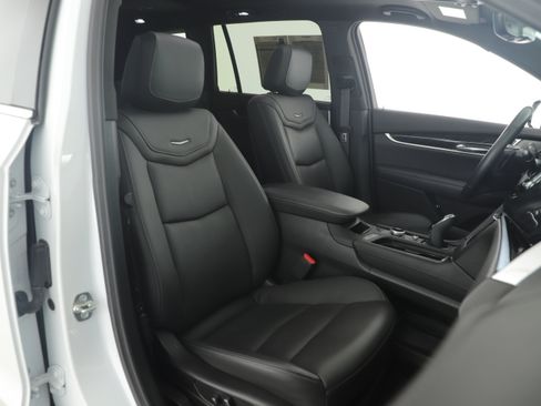 Used 2024 Cadillac XT6 Premium Luxury w/ Technology Package image 15