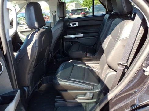 Used 2023 Ford Explorer XLT w/ Equipment Group 202A AWD/4WD image 11
