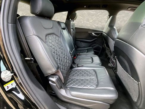 Used 2022 Audi SQ7 Premium Plus w/ SQ7 Executive Package image 25