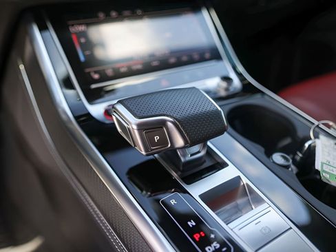 Used 2024 Audi SQ8 Premium Plus w/ S Sport Package AWD/4WD image 20