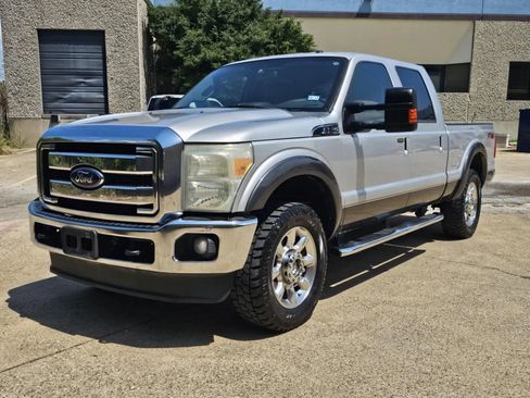 Used 2015 Ford F250 Lariat w/ Lariat Interior Package image 8