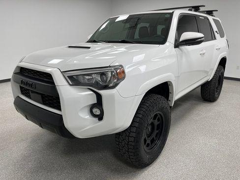 Used 2022 Toyota 4Runner TRD Off-Road Premium AWD/4WD image 4