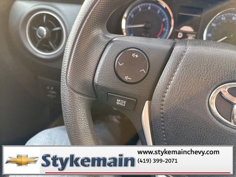 Used 2018 Toyota Corolla L image 36