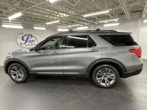 Used 2022 Ford Explorer XLT w/ Equipment Group 202A image 2