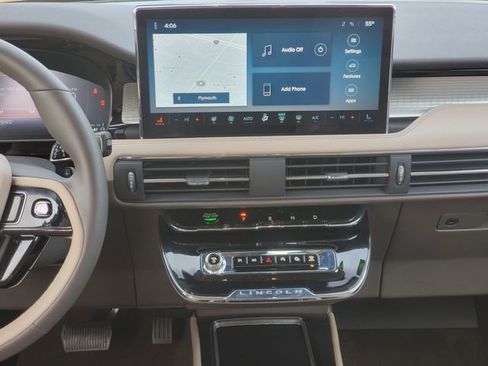 Certified 2024 Lincoln Corsair AWD w/ Equipment Group 101A image 25