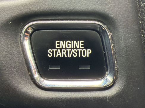 Used 2017 GMC Acadia SLE FWD image 27