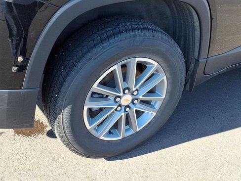 Used 2023 Chevrolet Traverse LT FWD image 27