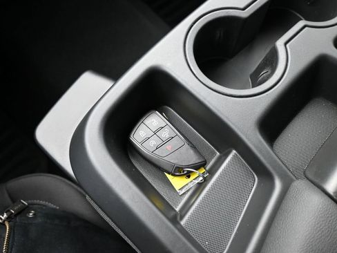 Used 2026 GMC Sierra 1500 SLE w/ Preferred Package image 16