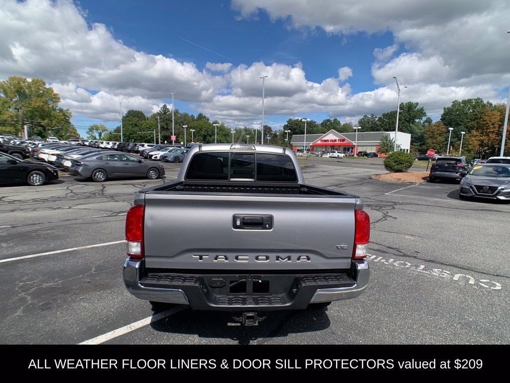 Used 2017 Toyota Tacoma SR5 w/ Tow Package AWD/4WD image 5