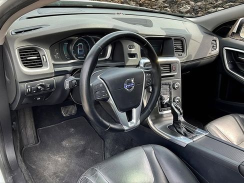 Used 2015 Volvo S60 T5 Platinum image 13