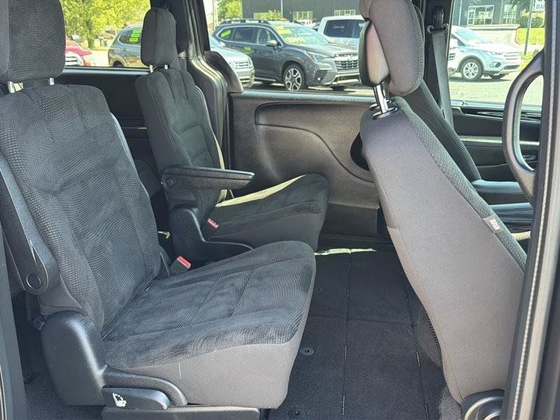 Used 2020 Dodge Grand Caravan SE FWD image 6