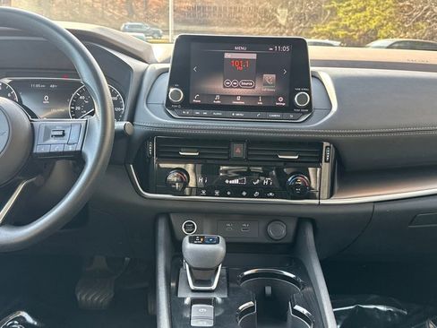 Used 2021 Nissan Rogue SV image 20