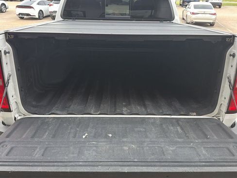 Used 2017 Chevrolet Colorado Z71 AWD/4WD image 13