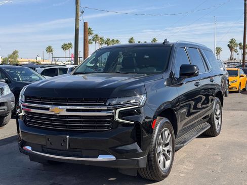 Used 2022 Chevrolet Tahoe LT w/ Luxury Package image 2
