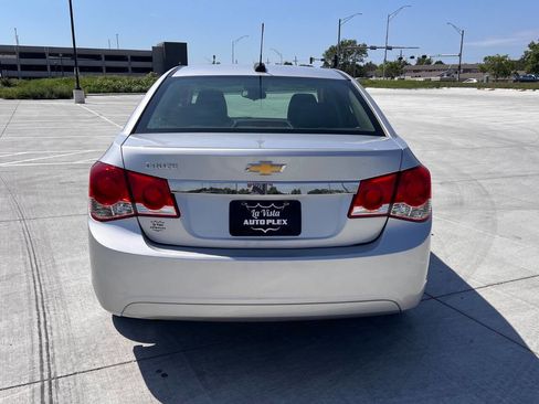 Used 2015 Chevrolet Cruze LS image 9