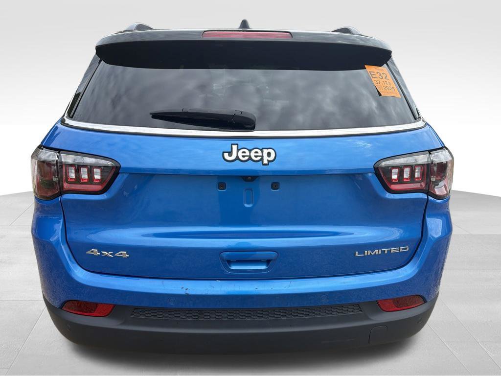 Used 2025 Jeep Compass Limited AWD/4WD image 43