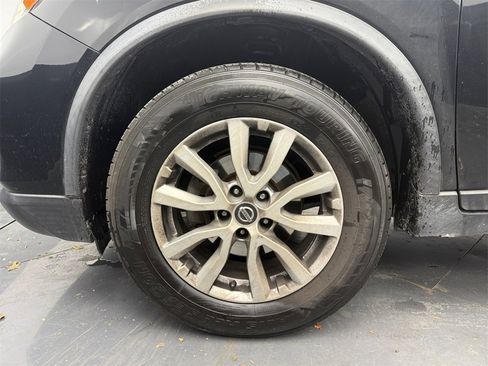 Used 2020 Nissan Rogue SV image 33