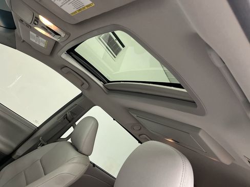 Used 2017 Toyota Sienna XLE Premium image 7