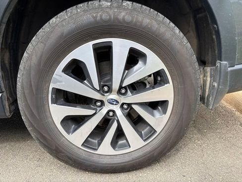 Used 2024 Subaru Outback Premium AWD/4WD image 18