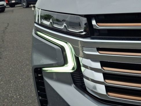 Certified 2023 Chevrolet Suburban High Country AWD/4WD image 9