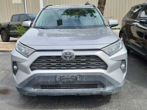 Used 2020 Toyota RAV4 XLE AWD/4WD image 2