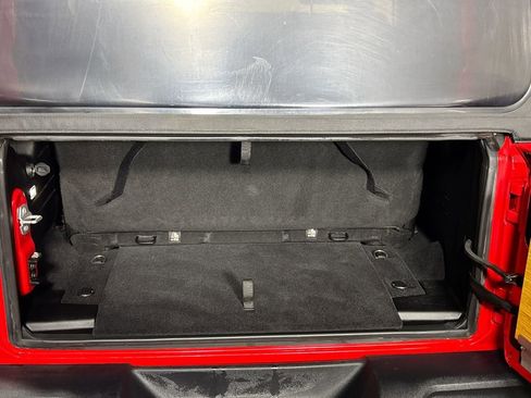 Used 2018 Jeep Wrangler Sport image 19