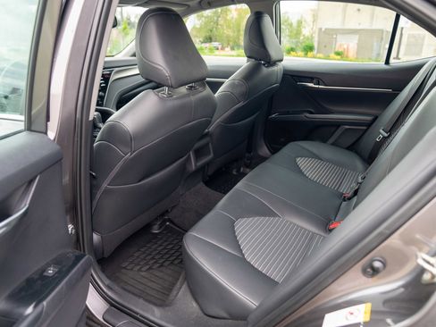 Used 2019 Toyota Camry SE w/ Convenience Package image 19