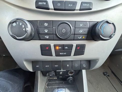 Used 2010 Ford Focus SEL image 13