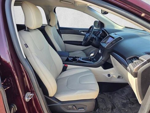 Used 2017 Ford Edge Titanium w/ Technology Package FWD image 27