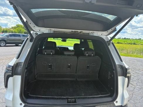 Used 2024 Chevrolet Traverse RS AWD/4WD image 9