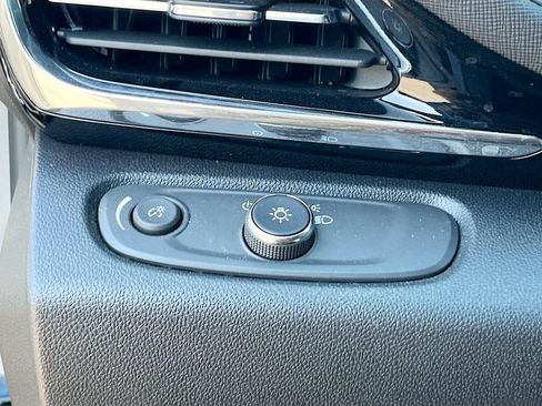 Used 2025 Buick Envista Sport Touring FWD image 10