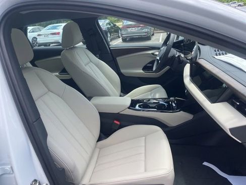 New 2025 Audi A6 e-tron Premium Plus image 32