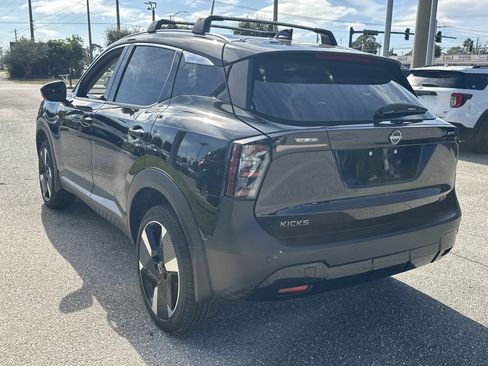 New 2026 Nissan Kicks SR FWD image 8