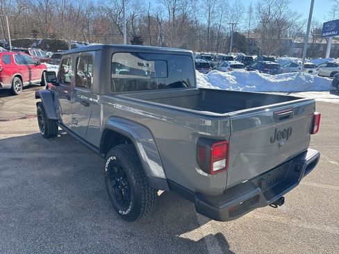 Used 2022 Jeep Gladiator Willys image 4