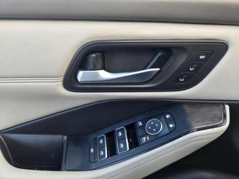 Used 2022 Nissan Rogue SL w/ SL Premium Package image 20