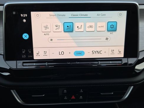 New 2026 Volkswagen Atlas Cross Sport SE FWD image 17