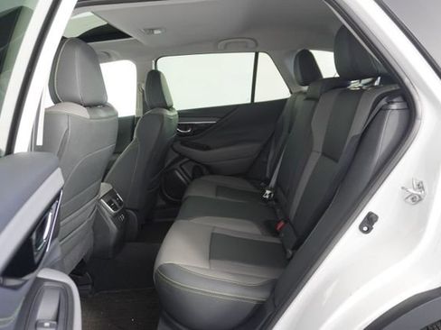 Certified 2025 Subaru Outback Onyx Edition AWD/4WD image 32