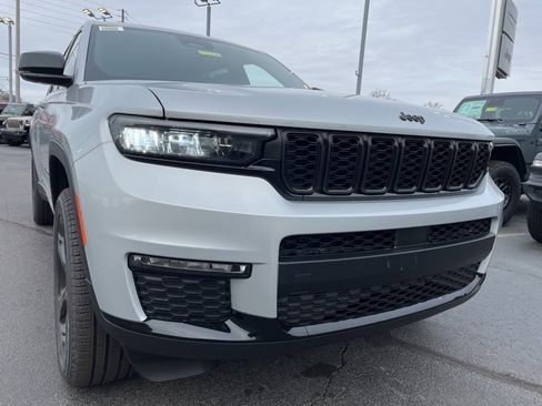 New 2025 Jeep Grand Cherokee L Limited w/ Black Appearance Package image 52