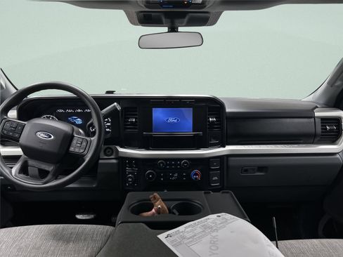 Used 2024 Ford F250 XLT image 17