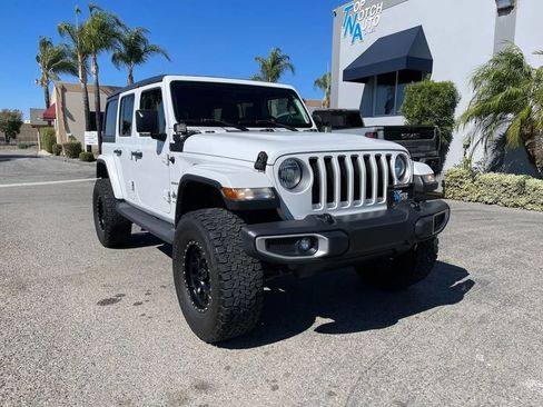Used 2018 Jeep Wrangler Unlimited Sahara image 3